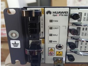 Huawei OptiX PTN960 YCICT HUAWEI の新しいオリジナル PTN960 スペック