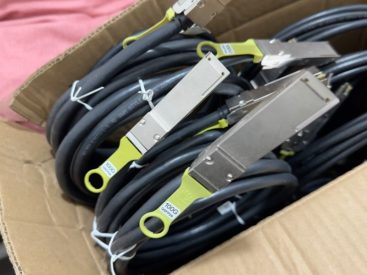 Harga dan spesifikasi QSFP-4SFP25G-CU1M ycict