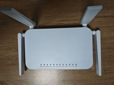 F890L ФТТХ Wi-Fi 6 4 Antenna optical modem gpon